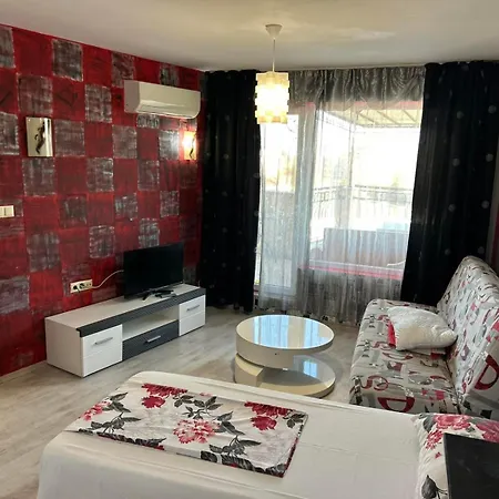 One-bedroom Stella In Avenue Complex Apartment